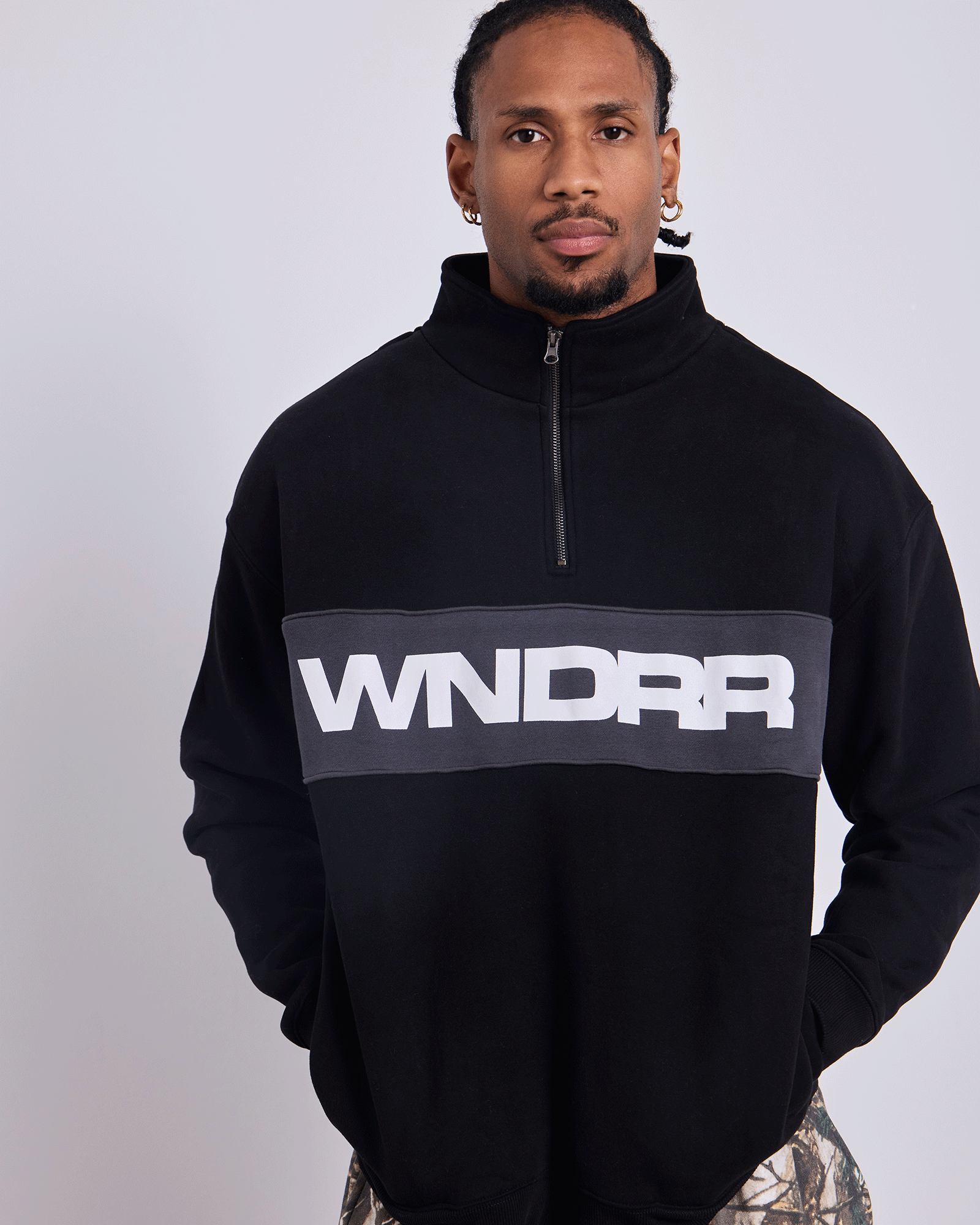 MOTIF 1/4 ZIP SWEAT - BLACK